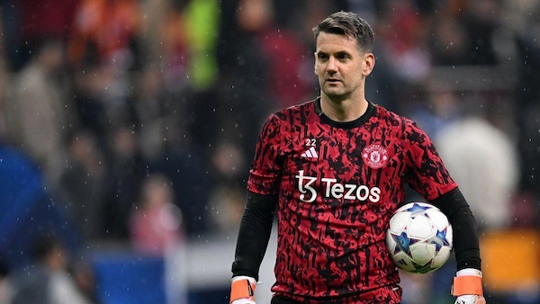 Tại sao MU vẫn giữ chân Tom Heaton dù đã 39 tuổi?