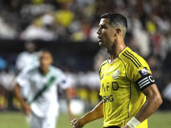 Cristiano Ronaldo tiếp tục "vô duyên" giải thưởng với Al Nassr