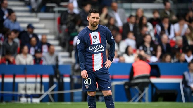 psg-bat-ngo-quay-xe-an-phat-danh-cho-lionel-messi