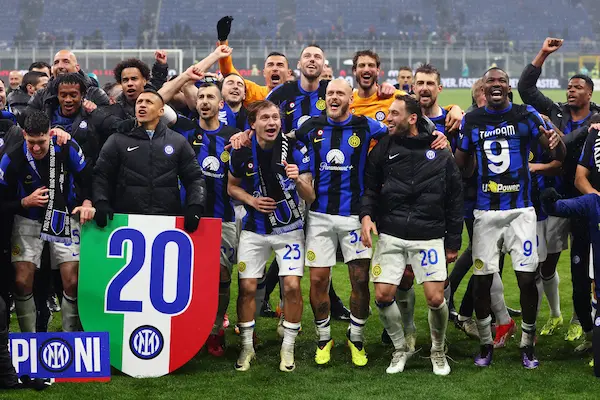 Inter Milan vô địch Series A sớm, lập hàng loạt kì lục khó tin